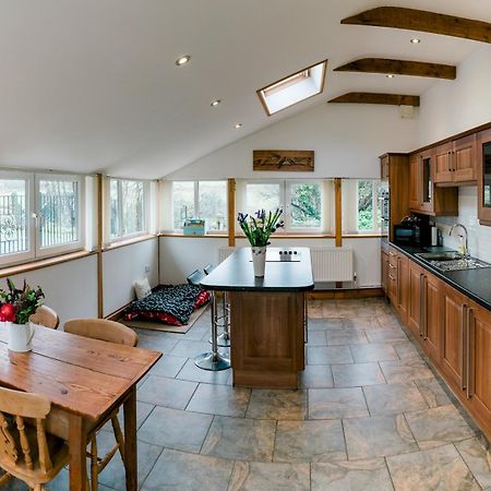 Pass The Keys Peaceful & Coastal 2 Bedroom Cottage คาร์ดิแกน ภายนอก รูปภาพ